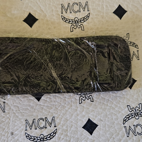 Authentic MCM White Blue Meesenger Crossbody Shoulder Bag EUC Germany - Picture 12 of 16